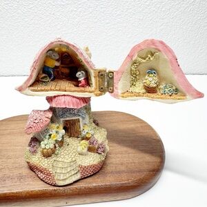 Vintage 90s Toadstool Junction Mini Resin Mushroom Mouse Flower Shop